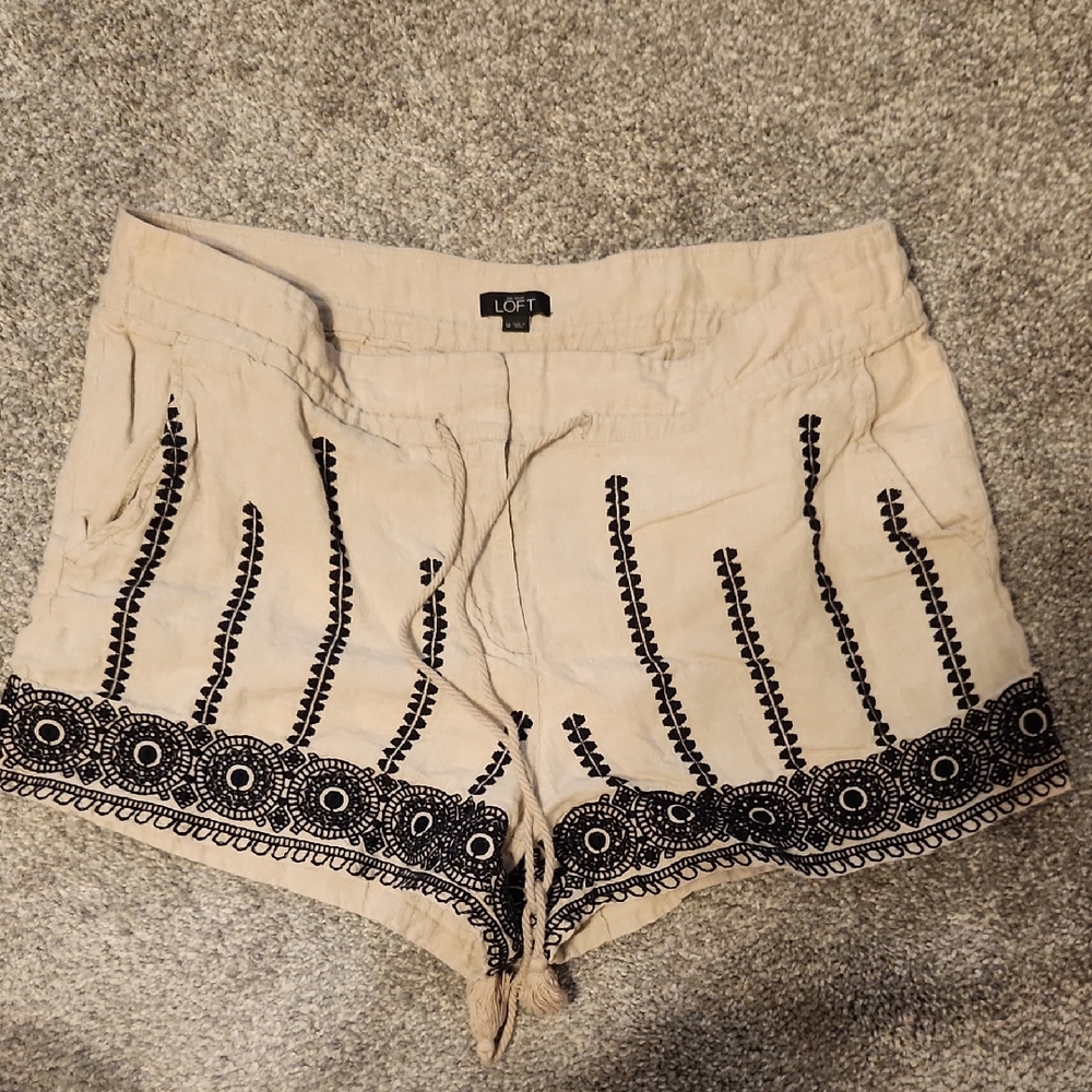 LOFT Women's Tan Embroidered Shorts